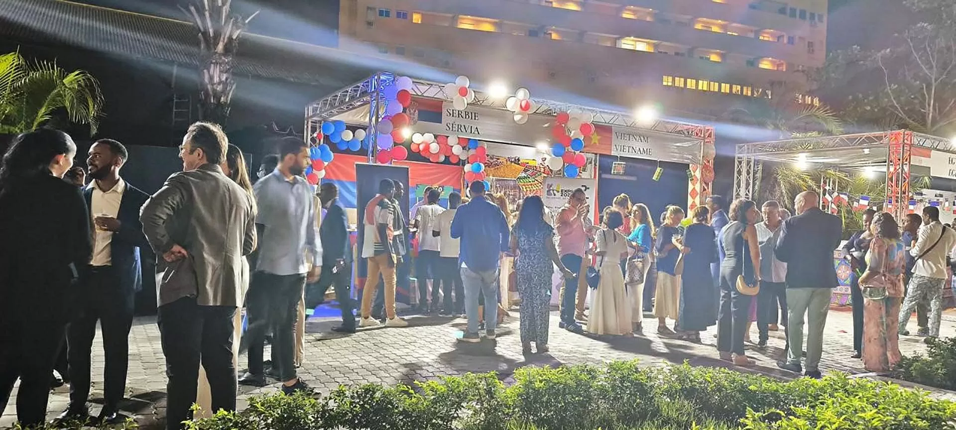 Ẩm thực Việt Nam chinh phục thực khách trong Đêm hương vị khối Pháp ngữ tại Angola