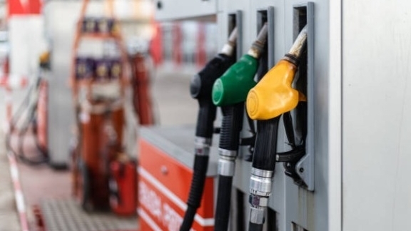 Giá xăng dầu hôm nay 25/3: Leo dốc 1% sau tuyên bố của Tổng thống Trump