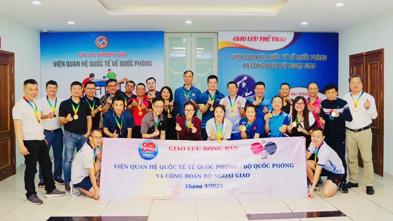 CLB Bóng bàn Công đoàn Bộ Ngoại giao phát huy sôi nổi tinh thần thể thao