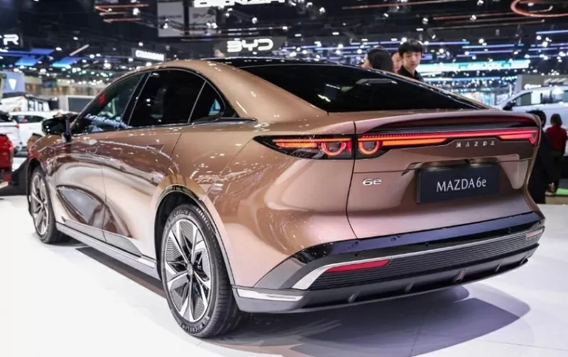 Mazda 6e tại thị trường Đông Nam Á sẽ có phiên bản tay lái nghịch, được sản xuất riêng cho Thái Lan Mazda 6e tại thị trường Đông Nam Á sẽ có phiên bản tay lái nghịch, được sản xuất riêng cho Thái Lan
