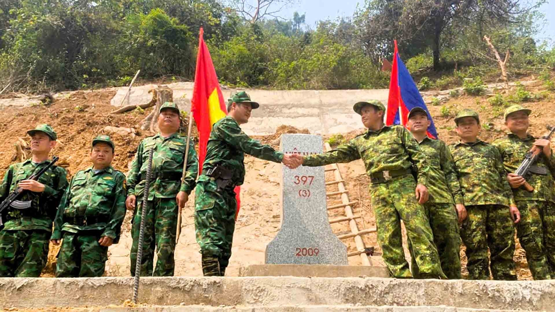 Bộ đội Biên phòng Nghệ An và Houaphanh (Lào) tổ chức tuần tra song phương