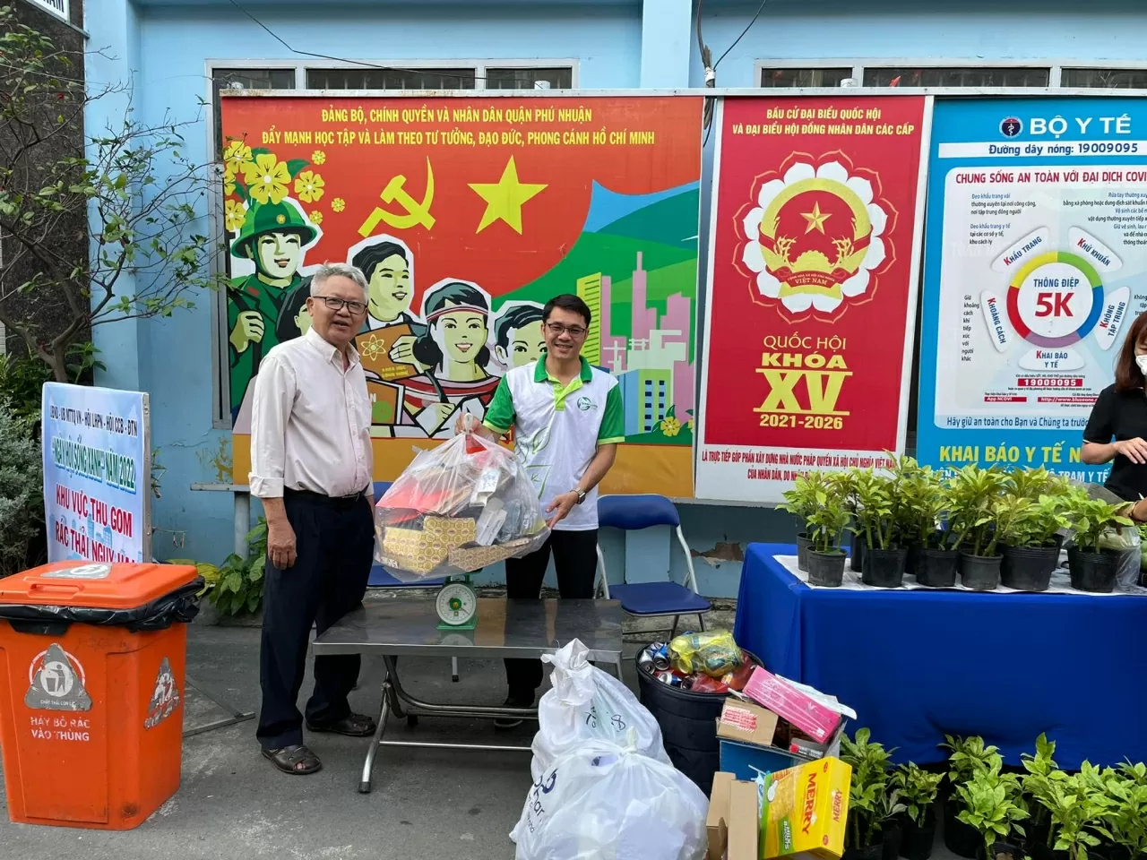 'Thanh niên phải có lý tưởng, sống đẹp, tử tế với mình, với người và môi trường' 'Thanh niên phải có lý tưởng, sống đẹp, tử tế với mình, với người và môi trường'