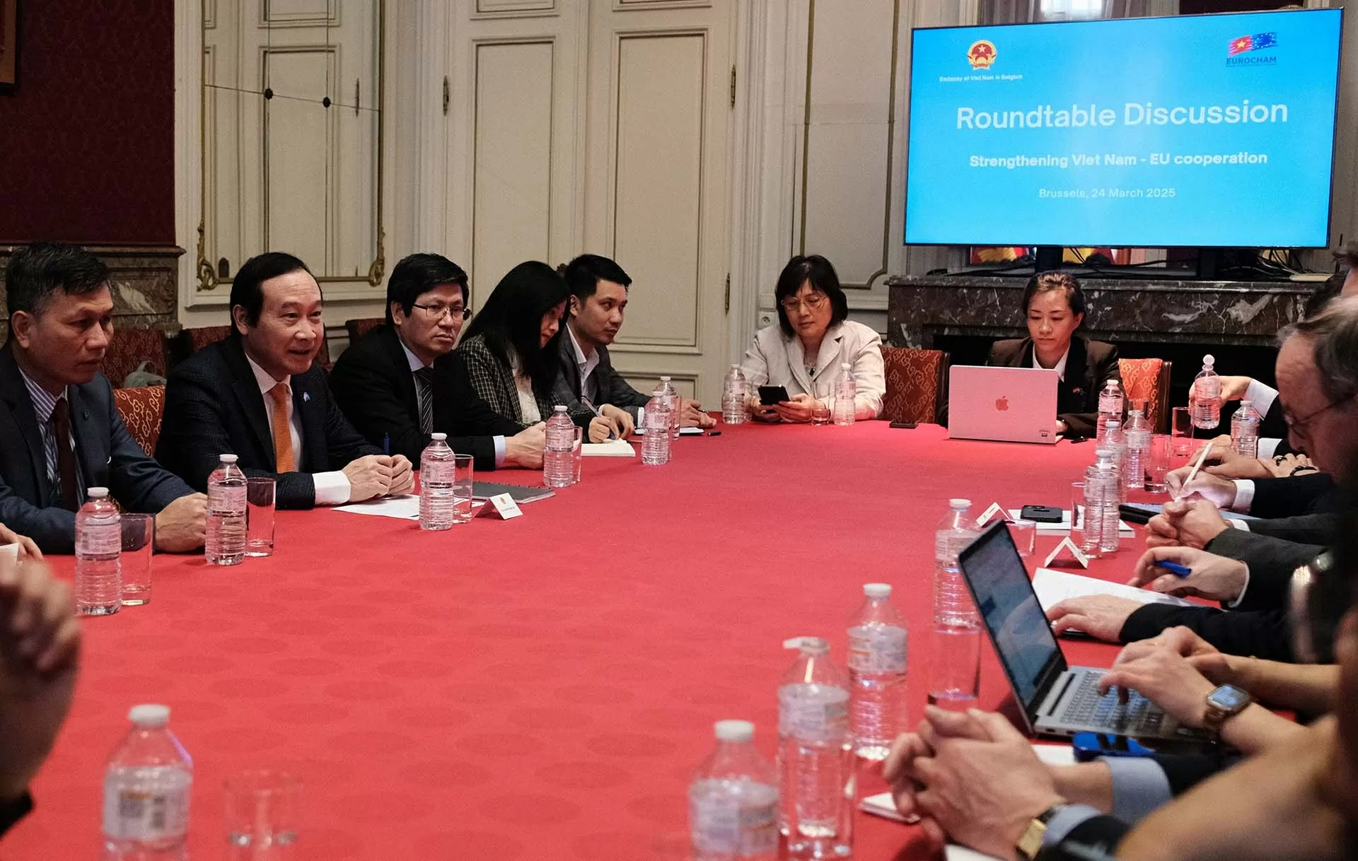 Toạ đàm về thúc đẩy quan hệ hợp tác Việt Nam-EU và vai trò của EuroCham