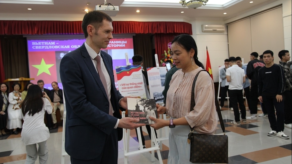 'Món quà' ý nghĩa của tỉnh Sverdlovsk (Nga) tặng nhân dân Việt Nam