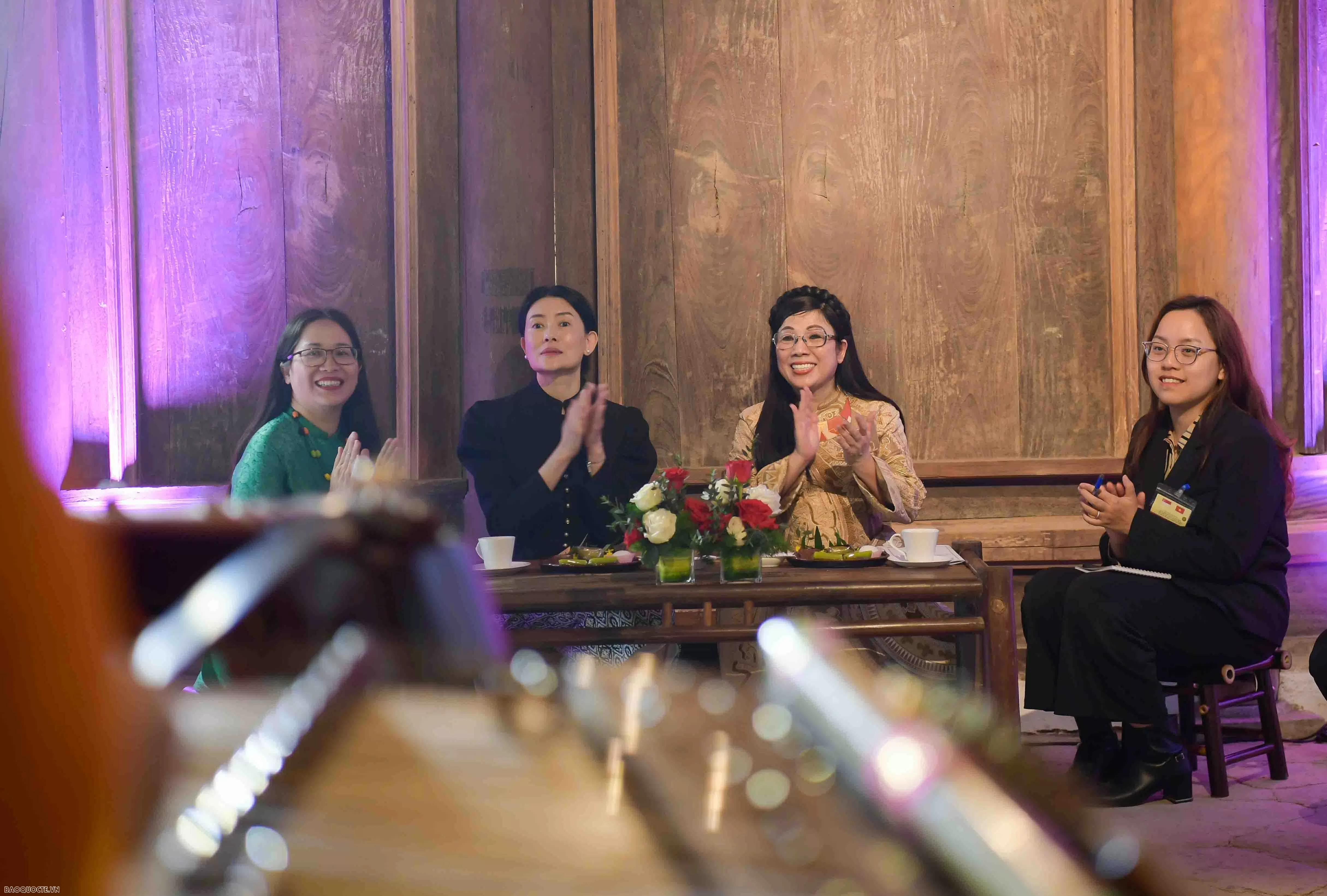 Phu nhân Thủ tướng tham quan bảo tàng dân tộc học Phu nhân Thủ tướng tham quan bảo tàng dân tộc học