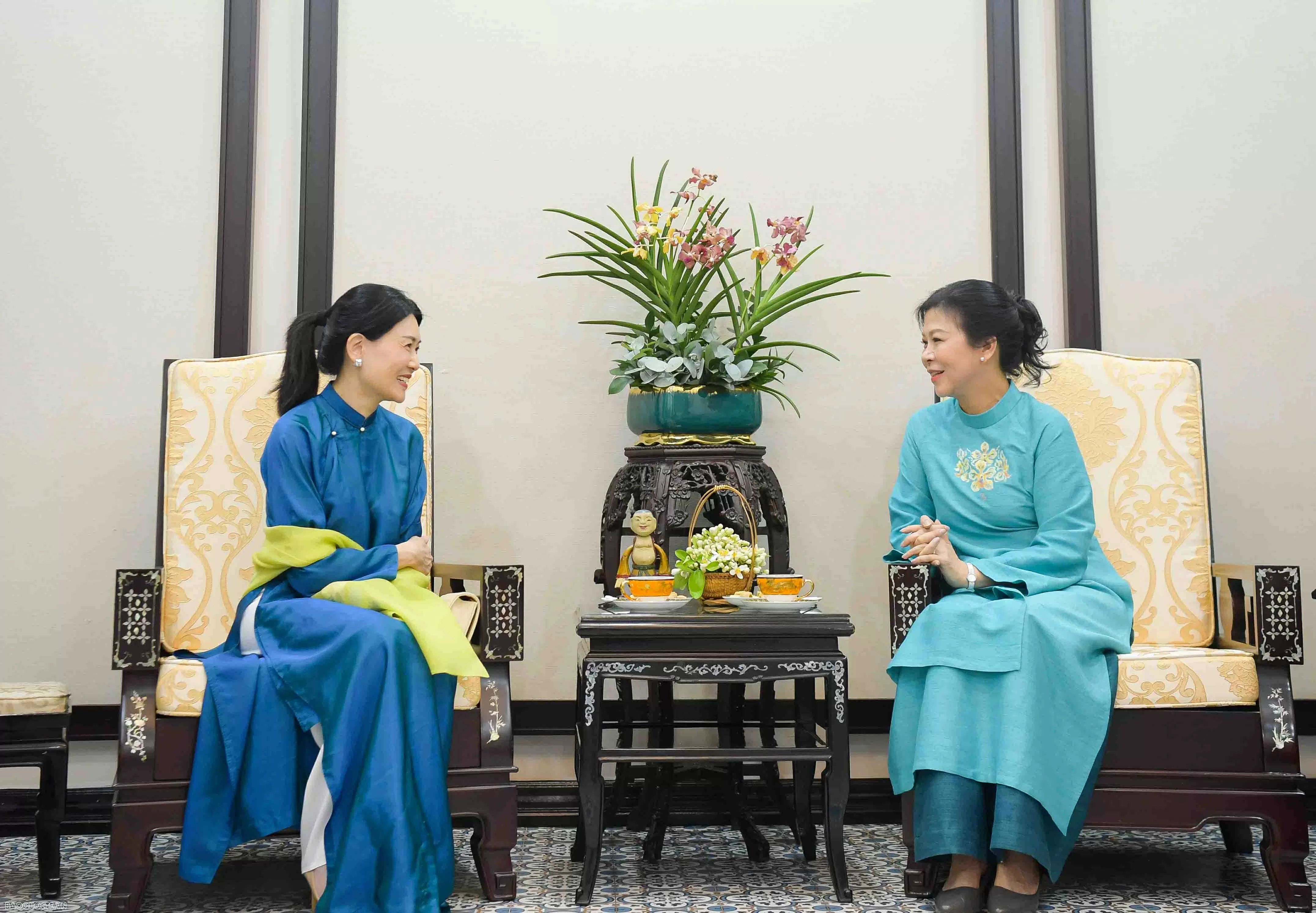 Điều đặc biệt từ món quà hai Phu nhân Tổng bí thư và Phu nhân Thủ tướng Singapore dành tặng nhau