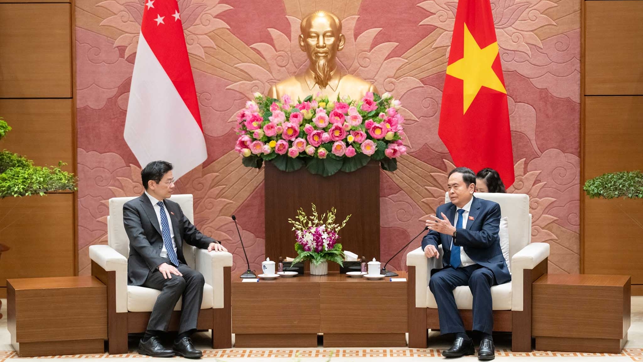 Chủ tịch Quốc hội Trần Thanh Mẫn hội kiến Thủ tướng Singapore Lawrence Wong