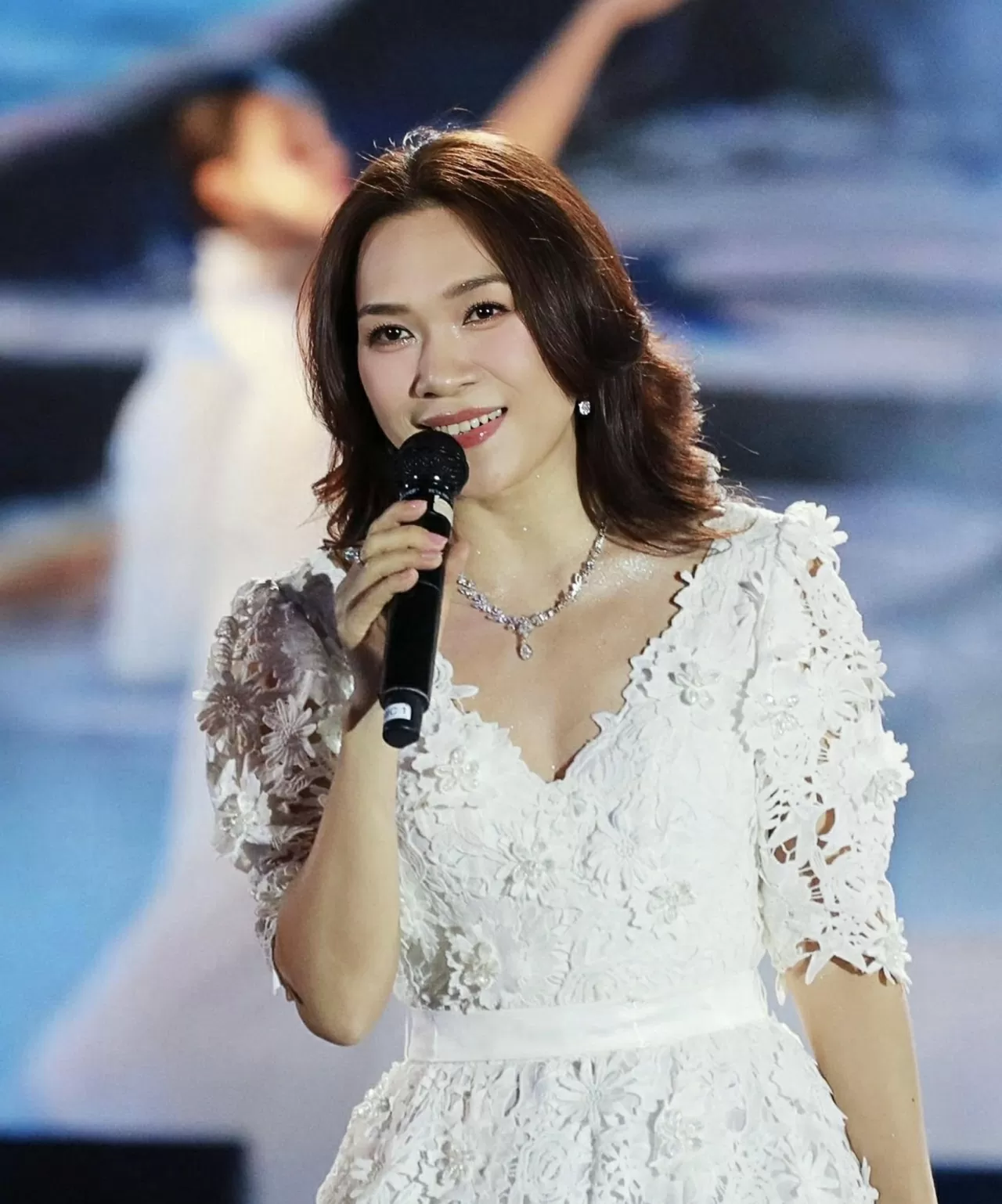 Ca sĩ Mỹ Tâm thần thái trên sân khấu, nhan sắc ngày càng thăng hạng Ca sĩ Mỹ Tâm thần thái trên sân khấu, nhan sắc ngày càng thăng hạng