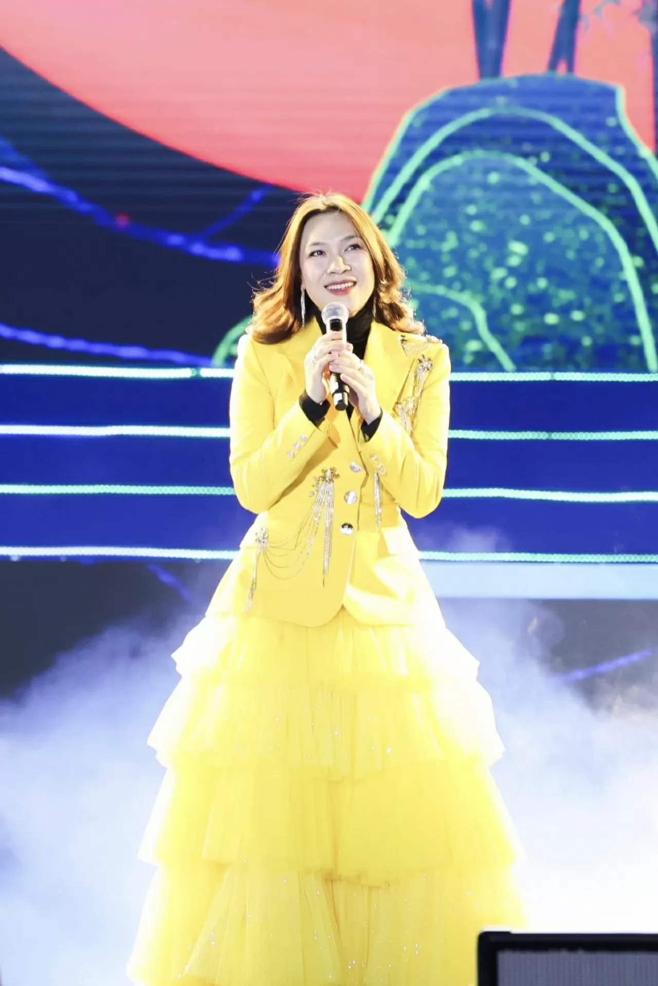 Ca sĩ Mỹ Tâm thần thái trên sân khấu, nhan sắc ngày càng thăng hạng Ca sĩ Mỹ Tâm thần thái trên sân khấu, nhan sắc ngày càng thăng hạng