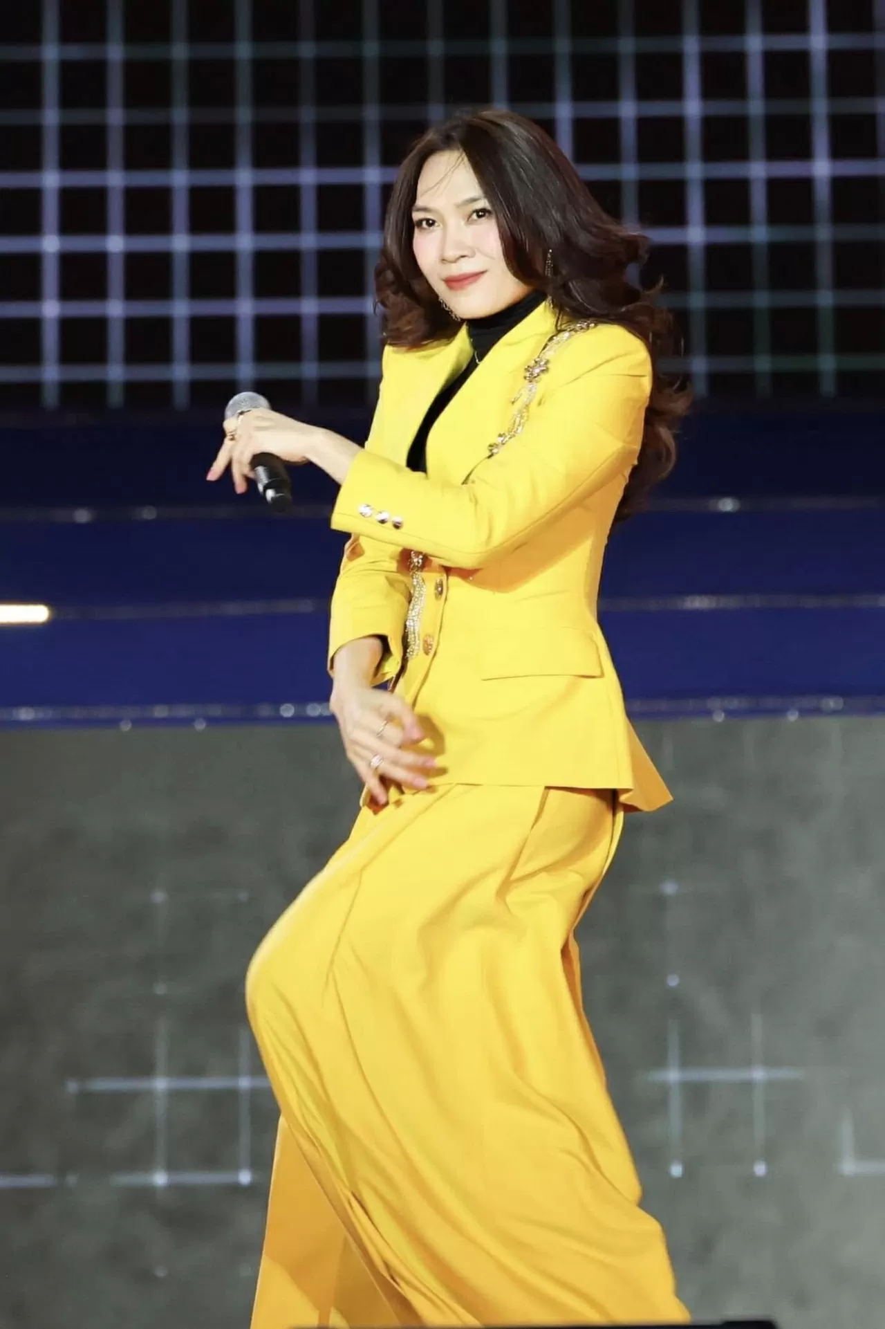 Ca sĩ Mỹ Tâm thần thái trên sân khấu, nhan sắc ngày càng thăng hạng Ca sĩ Mỹ Tâm thần thái trên sân khấu, nhan sắc ngày càng thăng hạng