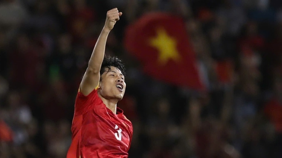 Hậu vệ Văn Vĩ - ‘Đóa hoa nở muộn’ ở đội tuyển Việt Nam