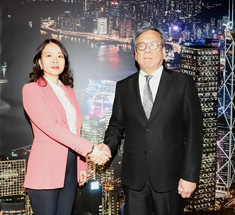 Thứ trưởng Ngoại giao Nguyễn Minh Hằng tham dự Hội nghị đầu tư toàn cầu HSBC lần thứ 2 và làm việc tại Hong Kong Thứ trưởng Ngoại giao Nguyễn Minh Hằng tham dự Hội nghị đầu tư toàn cầu HSBC lần thứ 2 và làm việc tại Hong Kong