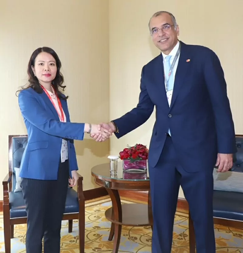 Thứ trưởng Ngoại giao Nguyễn Minh Hằng tham dự Hội nghị đầu tư toàn cầu HSBC lần thứ 2 và làm việc tại Hong Kong Thứ trưởng Ngoại giao Nguyễn Minh Hằng tham dự Hội nghị đầu tư toàn cầu HSBC lần thứ 2 và làm việc tại Hong Kong