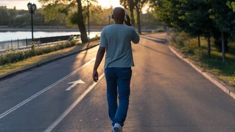 Cải thiện sức khoẻ bằng thói quen đi bộ nhanh mỗi ngày