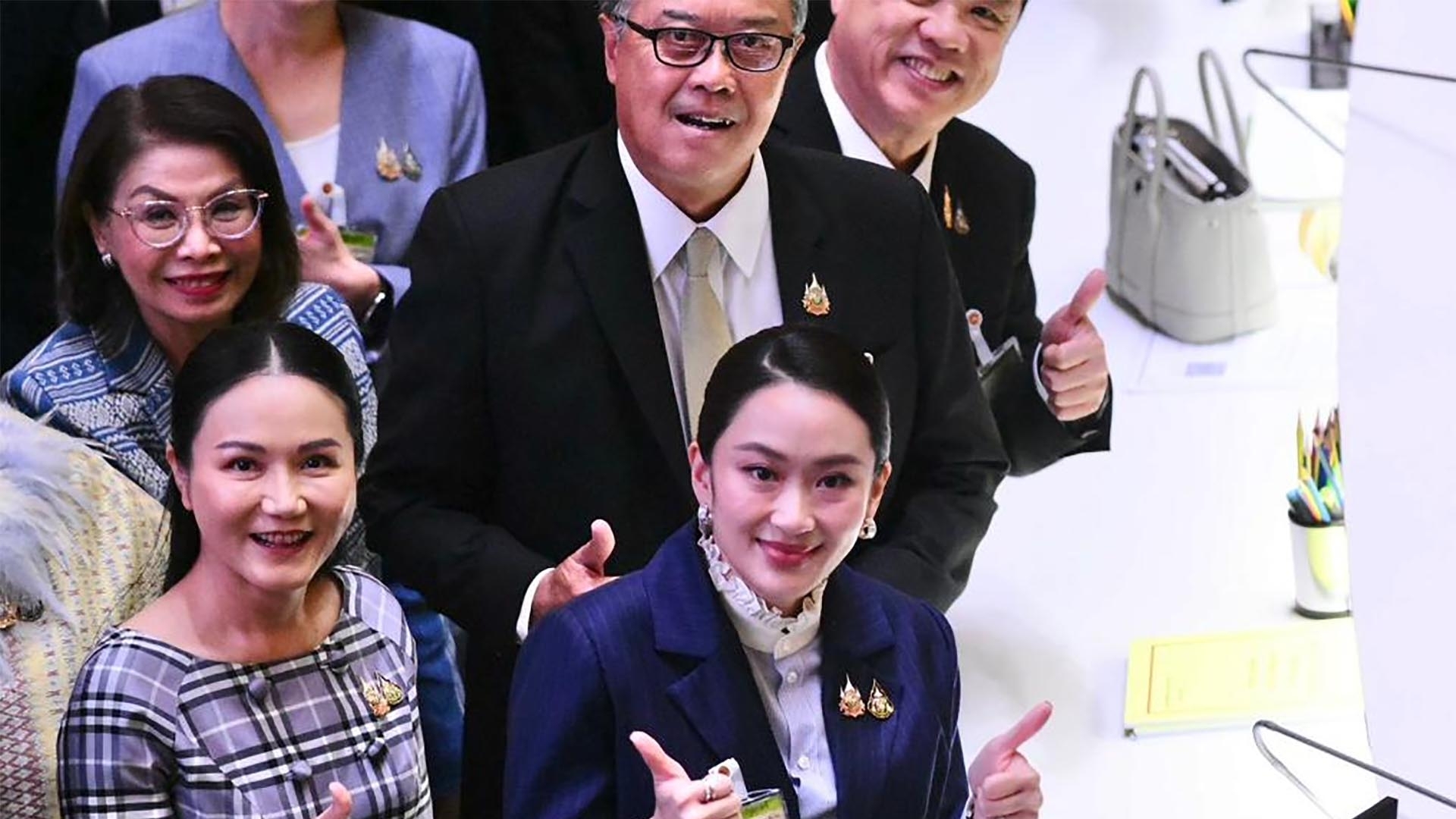 Bản lĩnh của nữ Thủ tướng Thái Lan trước 'bài kiểm tra' tín nhiệm