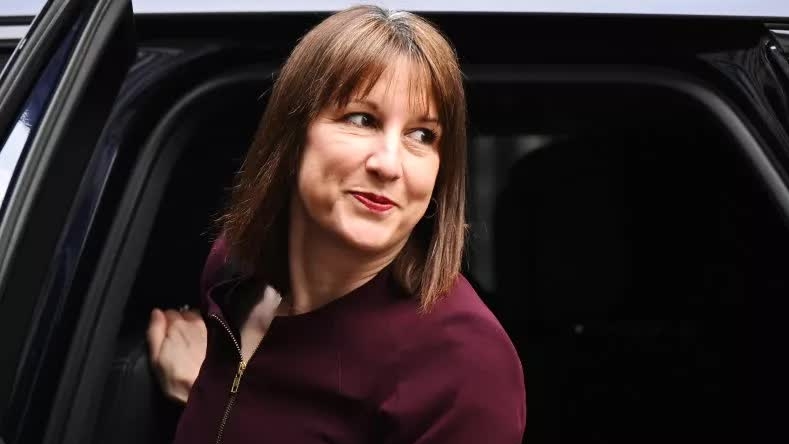 Kinh tế Anh ‘gặp hạn’… lỗi tại ông Trump?