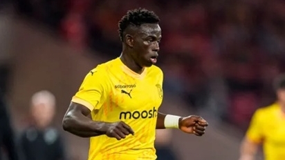 Man Utd theo dõi cầu thủ lạ thay tiền vệ Sancho