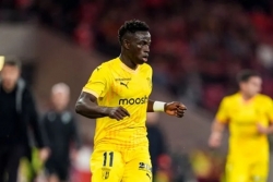 Man Utd theo dõi cầu thủ lạ thay tiền vệ Sancho