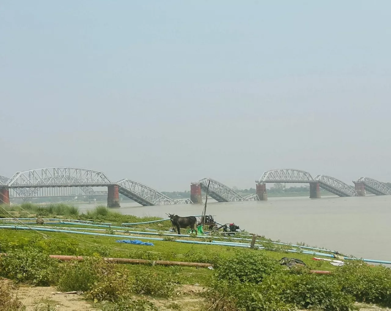 Cầu Ava bắc qua sông Irrawaddy, Myanmar bị hư hỏng sau trận động đất. (Nguồn: Mạng xã hội X) Cầu Ava bắc qua sông Irrawaddy, Myanmar bị hư hỏng sau trận động đất. (Nguồn: Mạng xã hội X)