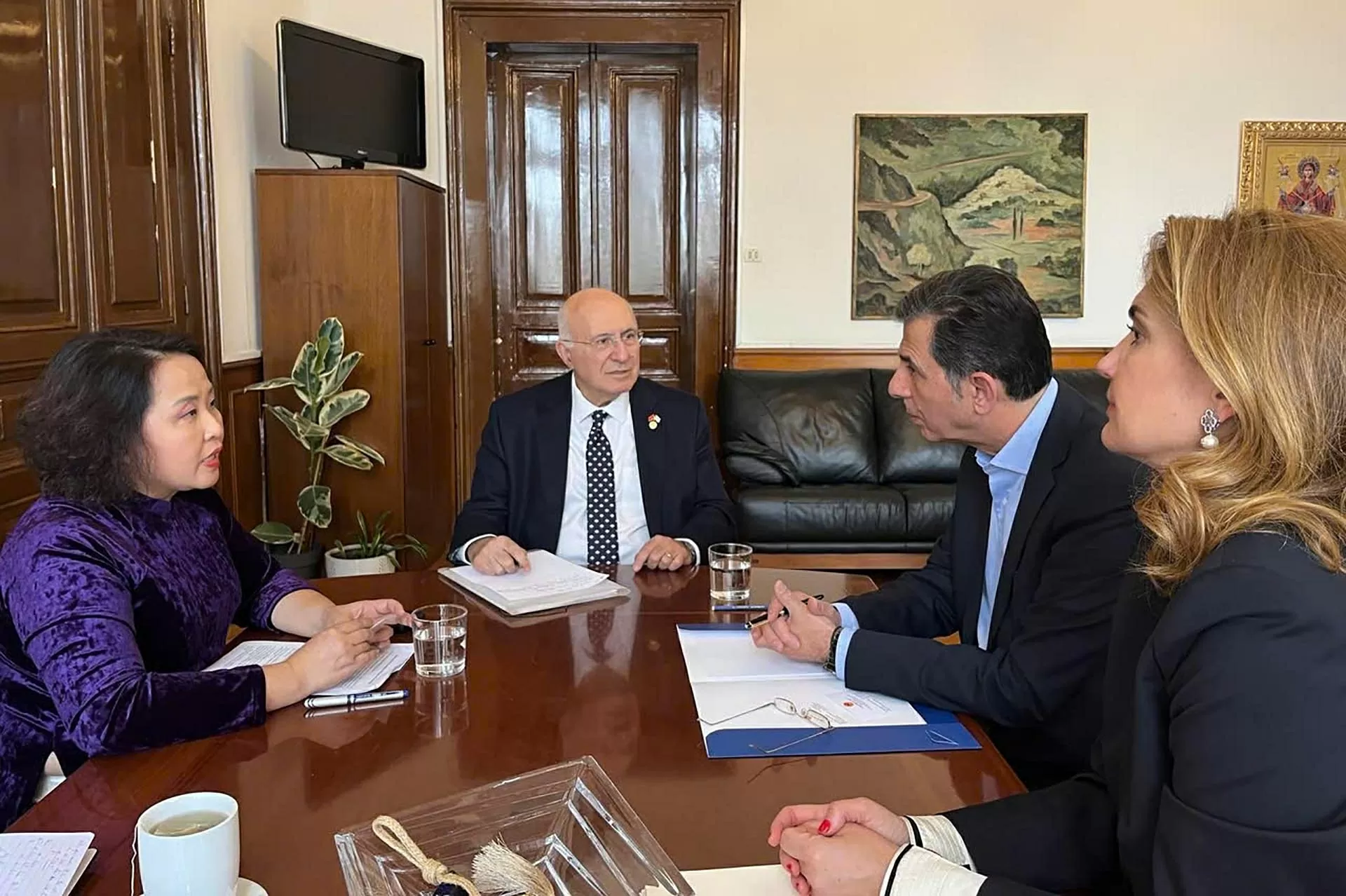 Việt Nam Hy Lạp tăng cường kết nối địa phương, doanh nghiệp và người dân hai nước