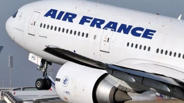 Máy bay phải chuyển hướng quay lại vì hành khách báo mất điện thoại