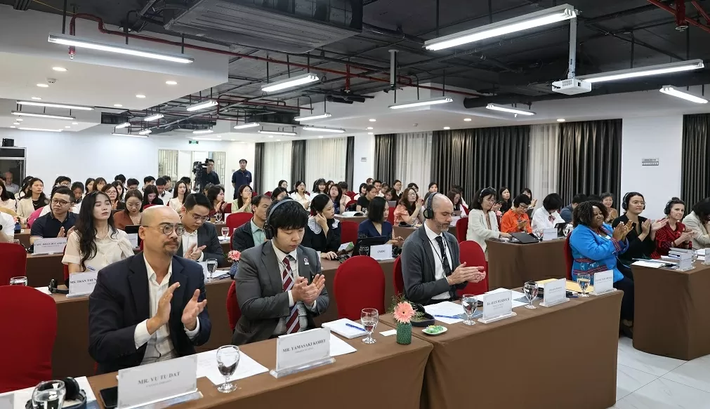 Xây dựng một không gian mạng an toàn cho sự phát triển lành mạnh của phụ nữ và trẻ em Xây dựng một không gian mạng an toàn cho sự phát triển lành mạnh của phụ nữ và trẻ em