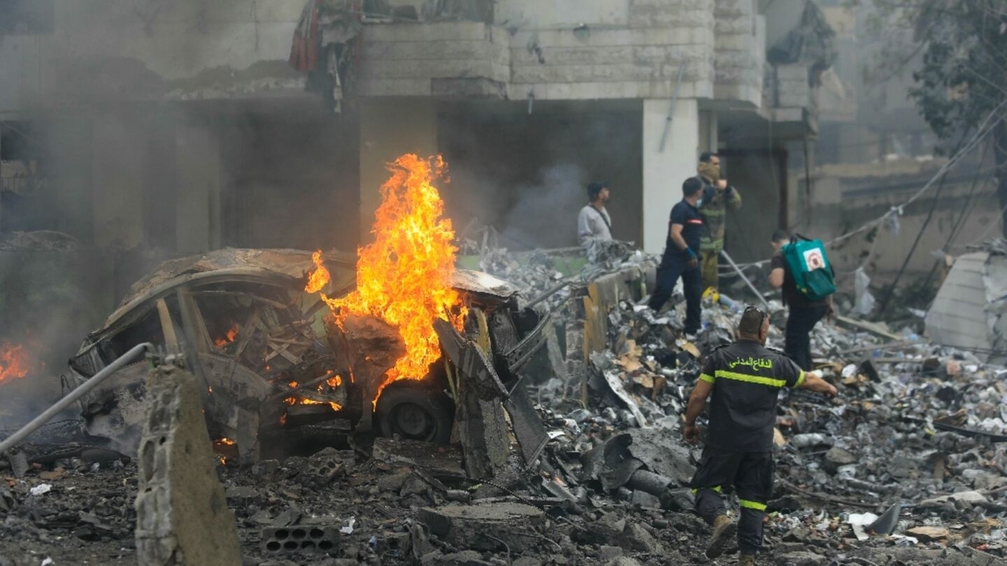 Israel đột ngột không kích Lebanon lần đầu tiên từ khi thực hiện lệnh ngừng bắn, Beirut nổi giận, Pháp nói 'không thể chấp nhận'