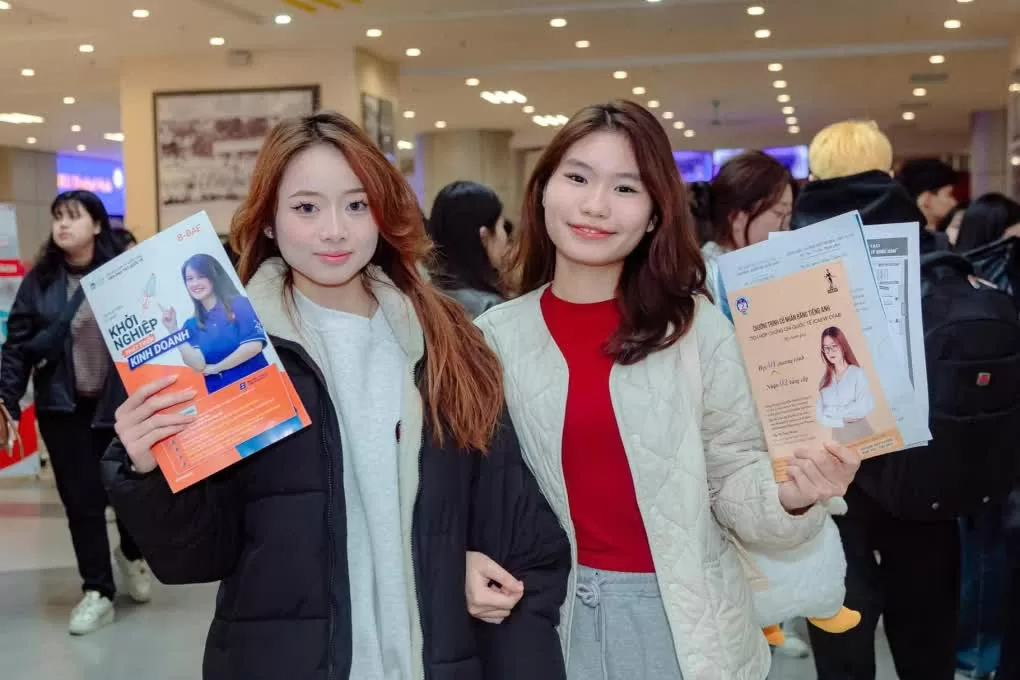 Đại học Kinh tế Quốc dân tuyển thí sinh có IELTS từ 5.5 Đại học Kinh tế Quốc dân tuyển thí sinh có IELTS từ 5.5