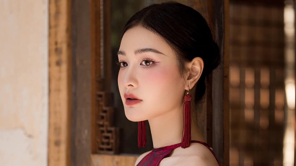 Ngắm vẻ đẹp rạng ngời của 'hoa khôi bóng chuyền' Kim Thanh