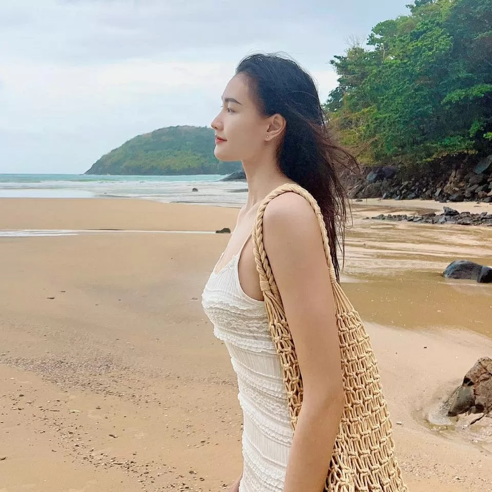 Ngắm vẻ đẹp vạn người mê của hoa khôi bóng chuyền Kim Thanh Ngắm vẻ đẹp vạn người mê của hoa khôi bóng chuyền Kim Thanh