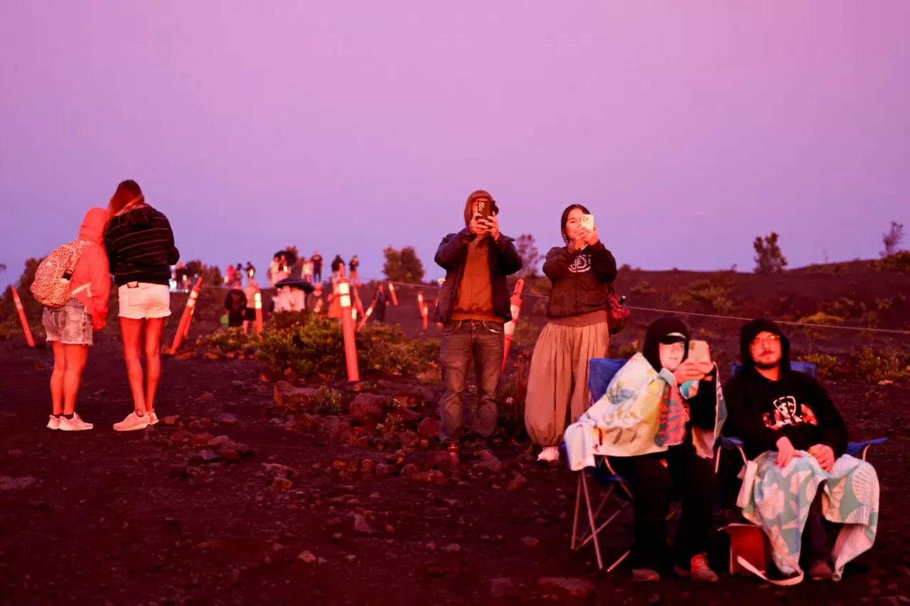 Mỹ: Du khách háo hức đến xem cảnh thức tỉnh’ của núi lửa mạnh nhất thế giới ở Hawaii Mỹ: Du khách háo hức đến xem cảnh 'thức tỉnh’ của núi lửa mạnh nhất thế giới ở Hawaii