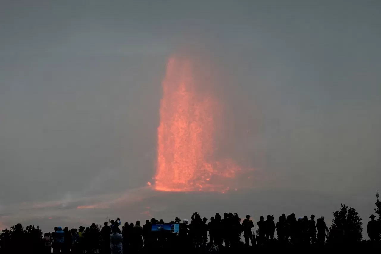 Mỹ: Du khách háo hức đến xem cảnh thức tỉnh’ của núi lửa mạnh nhất thế giới ở Hawaii Mỹ: Du khách háo hức đến xem cảnh 'thức tỉnh’ của núi lửa mạnh nhất thế giới ở Hawaii