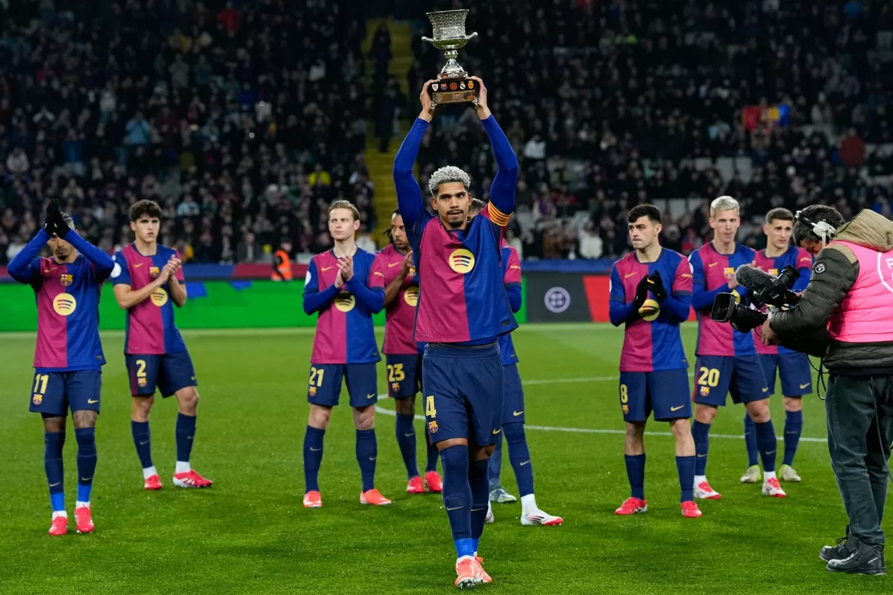 Tin chuyển nhượng: MU mua Araujo, Chelsea ký Maignan Tin chuyển nhượng: MU mua Araujo, Chelsea ký Maignan