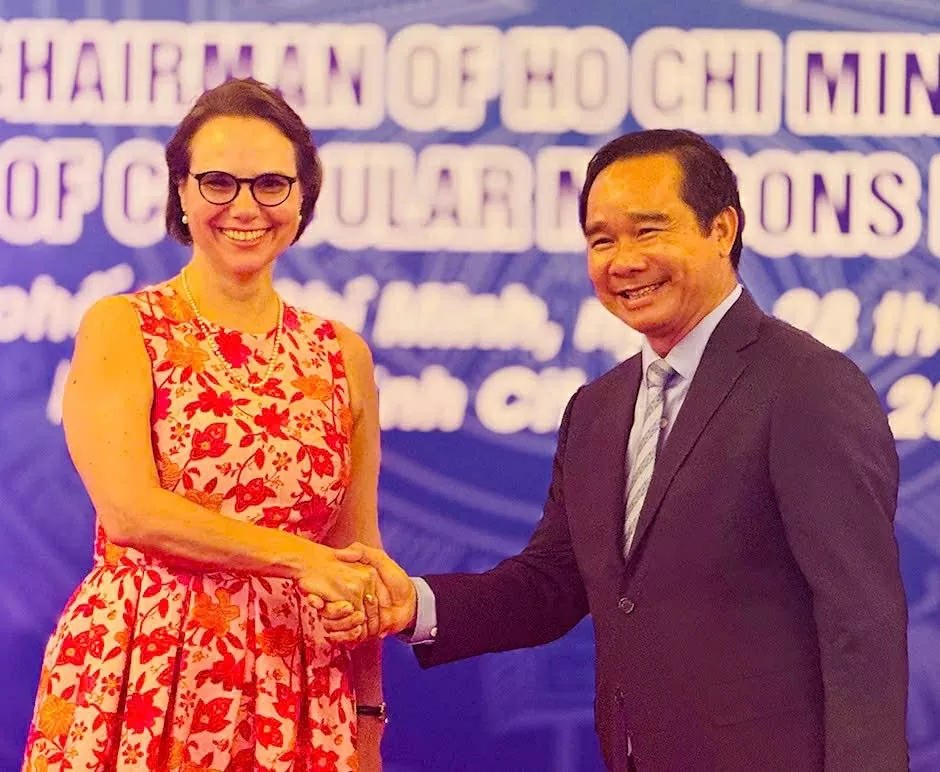 Chủ tịch UBND TP. Hồ Chí Mình Nguyễn Văn Được và Trưởng đoàn Lãnh sự  Josefine Wallat tại buổi gặp gỡ.