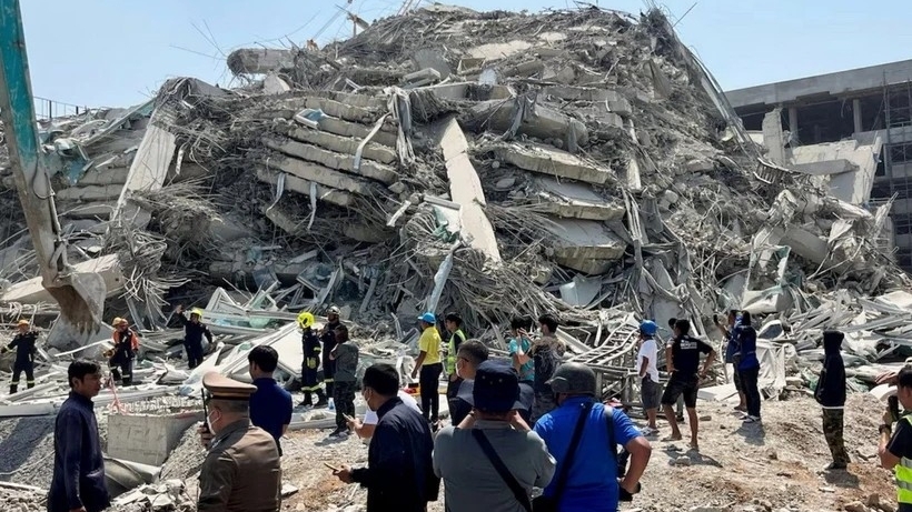 Thái Lan nỗ lực tìm kiếm người mất tích trong đống đổ nát do động đất