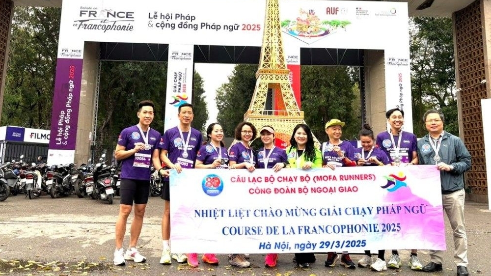 Phát huy tinh thần vui - khỏe - gắn kết, Câu lạc bộ chạy bộ Bộ Ngoại giao tích cực tham gia Giải chạy Pháp ngữ 2025