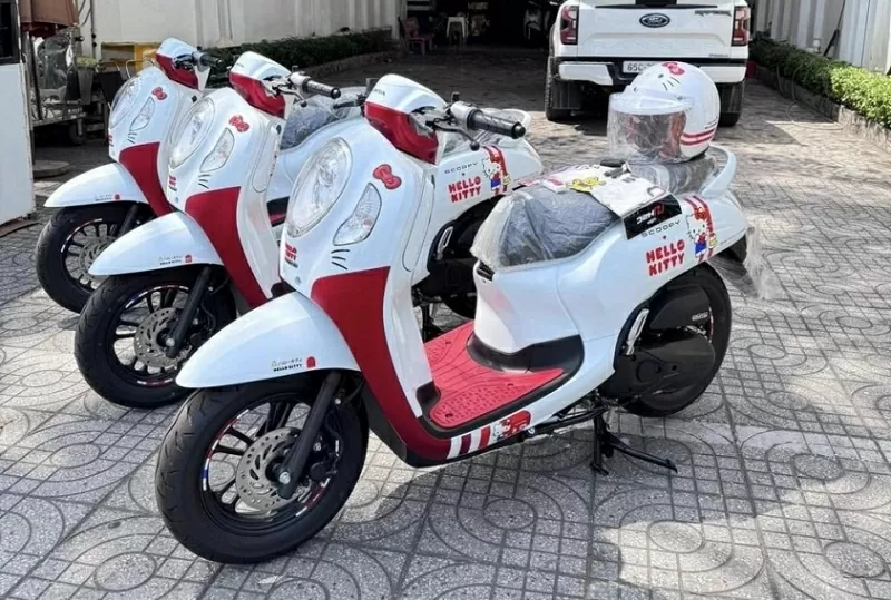 Xe tay ga Honda Scoopy Hello Kitty Limited Edition Xe tay ga Honda Scoopy Hello Kitty Limited Edition