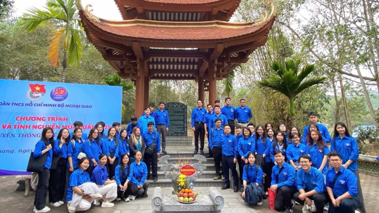 Thanh niên ngoại giao nơi miền ký ức cách mạng: Về nguồn, tri ân và cống hiến
