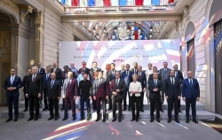 Anh và Pháp bàn triển khai 'lực lượng gìn giữ hòa bình' tại Ukraine, Nga tiếp tục tấn công trên không nhằm vào Kiev