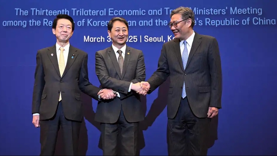 Ba quốc gia Đông Bắc Á phối hợp ứng phó với các thách thức thương mại toàn cầu