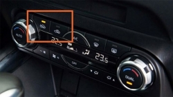 Cách khắc phục hiện tượng kính lái xe ô tô mờ do trời lạnh ẩm