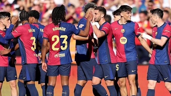 Barcelona của HLV Flick đạt mốc ghi bàn vô tiền khoáng hậu