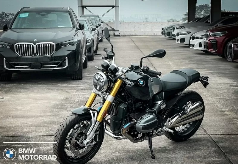 BMW R 12 nineT có khả năng tăng tốc từ 0-100 km/h trong 3,5 giây trước khi đạt tốc độ tối đa 215 km/h BMW R 12 nineT có khả năng tăng tốc từ 0-100 km/h trong 3,5 giây trước khi đạt tốc độ tối đa 215 km/h
