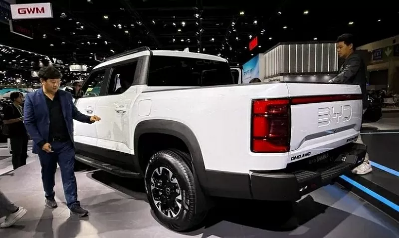 Shark 6 có thể di chuyển thuần điện trong phạm vi lên đến 100 km Shark 6 có thể di chuyển thuần điện trong phạm vi lên đến 100 km