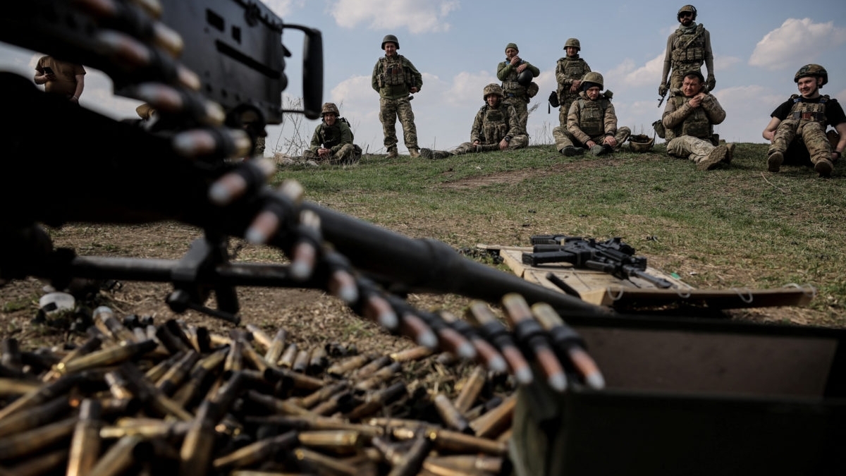 Tình hình Ukraine: Belarus lo nguy cơ chế độ phát xít, Mỹ nghi Nga-Trung bắt tay về quân sự