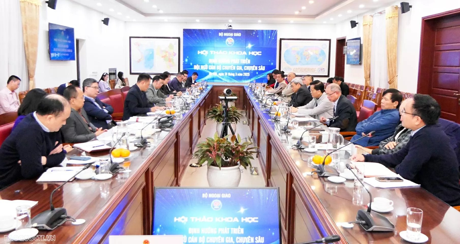 Toàn cảnh hội thảo khoa học. (Ảnh: Thành Long) Toàn cảnh hội thảo khoa học. (Ảnh: Thành Long)