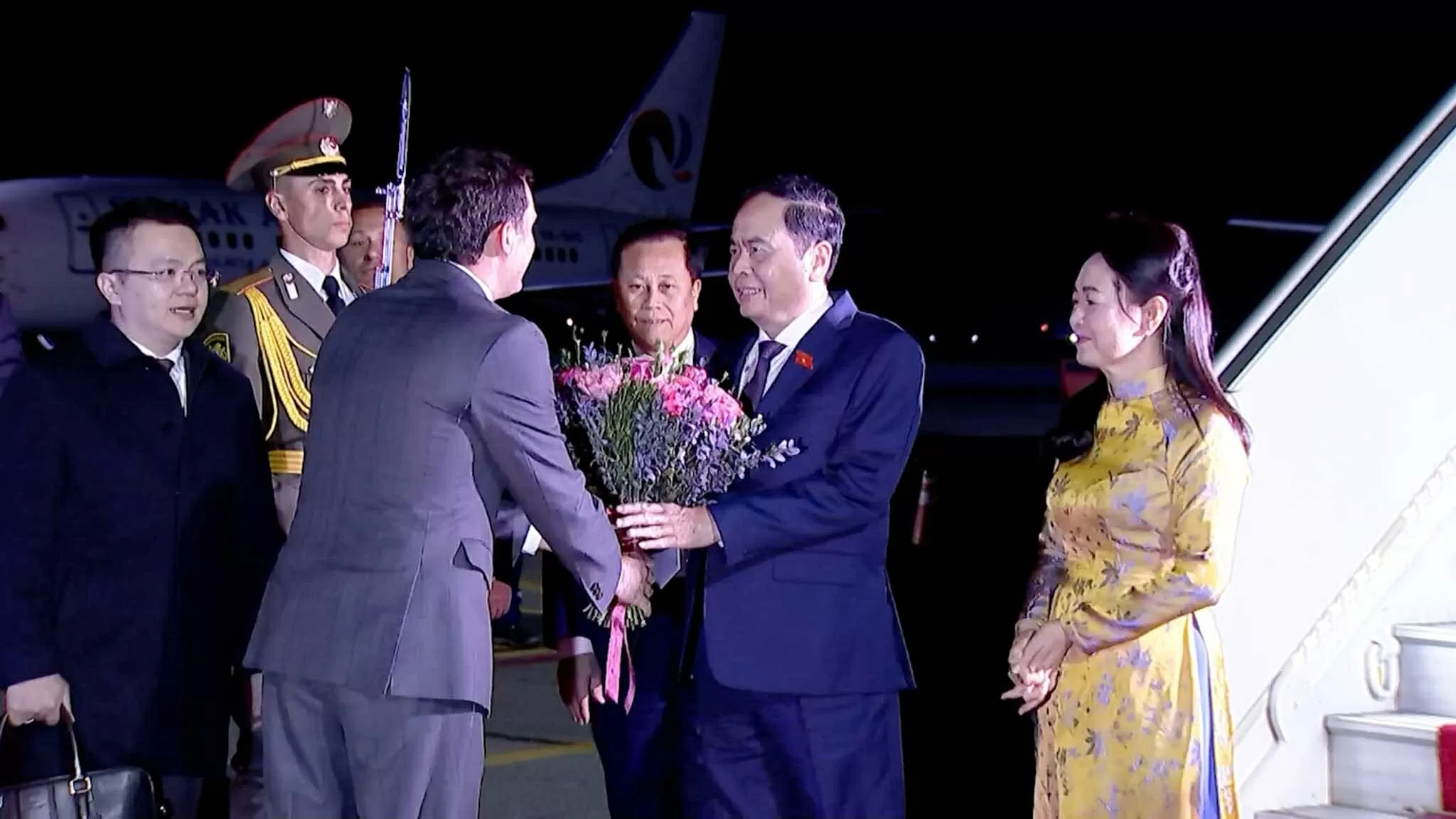 Chủ tịch Quốc hội Trần Thanh Mẫn và Phu nhân tới Yerevan, bắt đầu chuyến thăm chính thức Armenia Chủ tịch Quốc hội Trần Thanh Mẫn và Phu nhân tới Yerevan, bắt đầu chuyến thăm chính thức Armenia