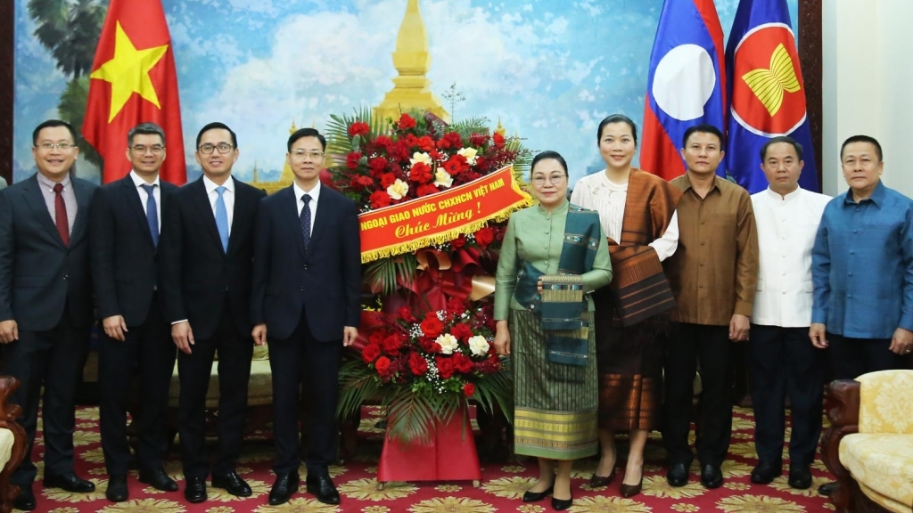 Lãnh đạo Bộ Ngoại giao chúc mừng Tết cổ truyền (Bunpimay) Lào