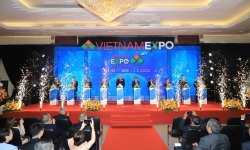 Gần 400 doanh nghiệp đến từ 18 quốc gia và vùng lãnh thổ tham dự Vietnam Expo 2025