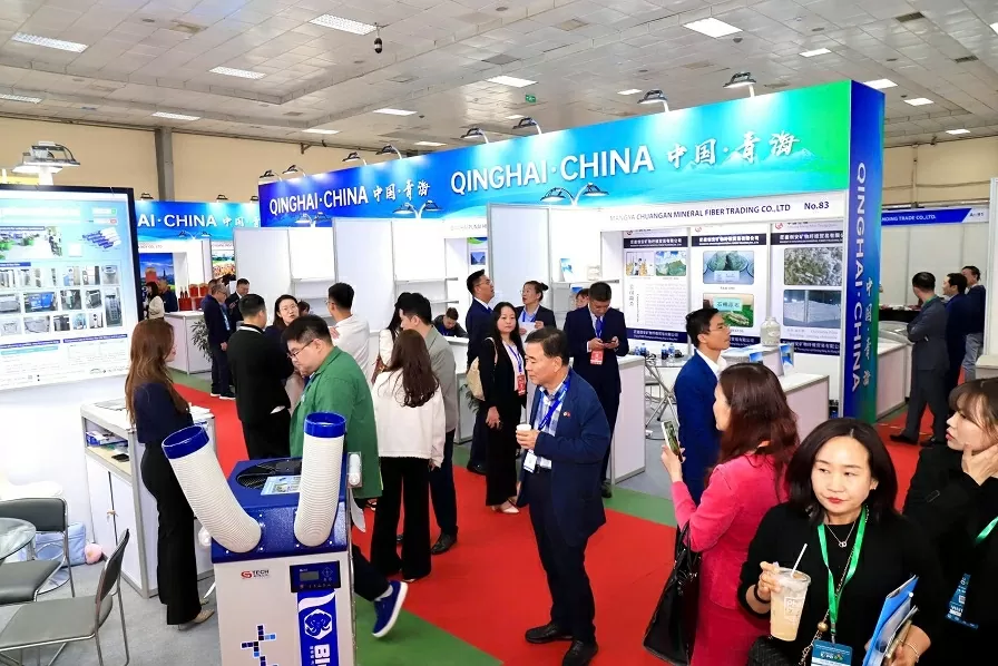 Gần 400 doanh nghiệp đến từ 18 quốc gia và vùng lãnh thổ tham dự Vietnam Expo 2025